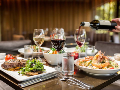 Novotel Canberra - ACT Tourism 9