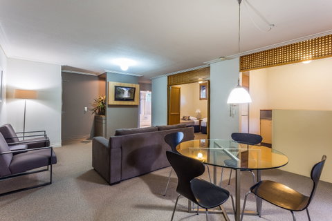 The Airport International Motel - ACT Tourism 6