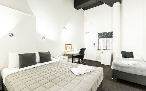 Airport Hotel Sydney - ACT Tourism 5