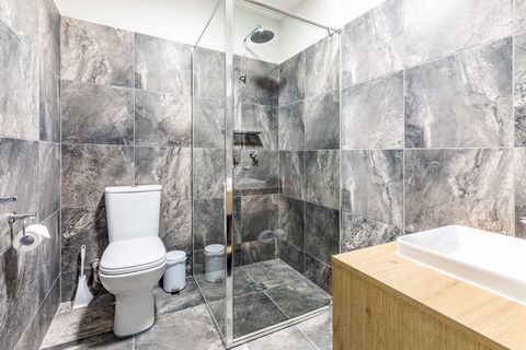 Nightcap at Commercial Hotel - ACT Tourism 6