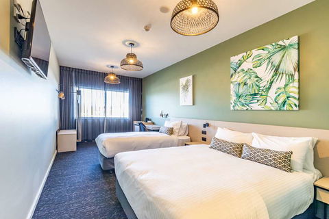 Nightcap at Commercial Hotel - ACT Tourism 7