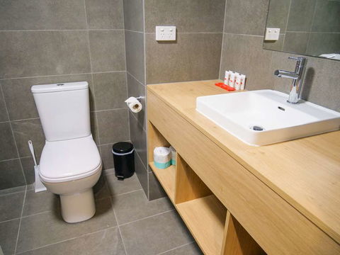 Nightcap at Hinterland Hotel - ACT Tourism 7