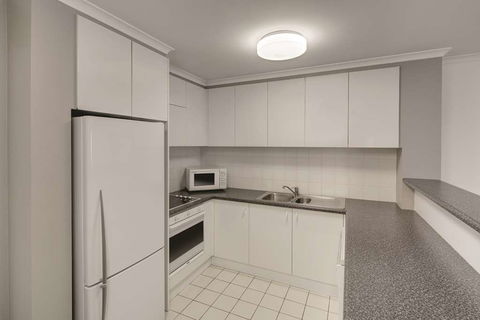 Adina Serviced Apartments James Court - ACT Tourism 7