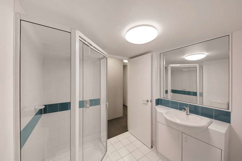 Adina Serviced Apartments James Court - ACT Tourism 8