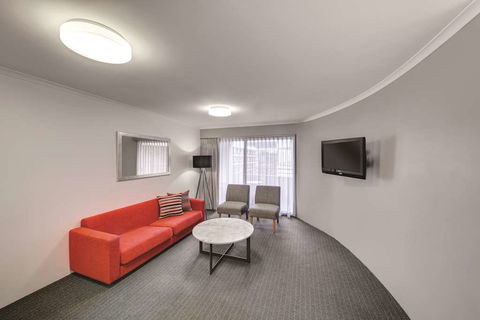 Adina Serviced Apartments James Court - ACT Tourism 12