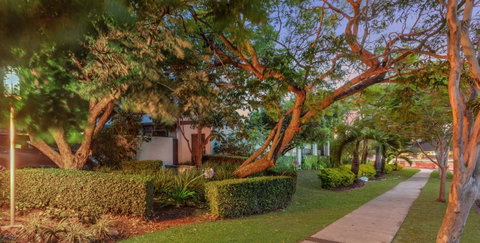 The Airport International Motel - ACT Tourism 1