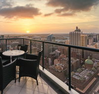 Meriton Suites Pitt Street - ACT Tourism