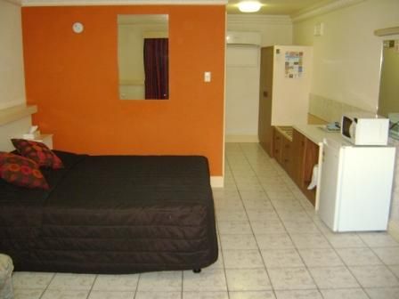 Alice Springs Airport Motel - ACT Tourism 1