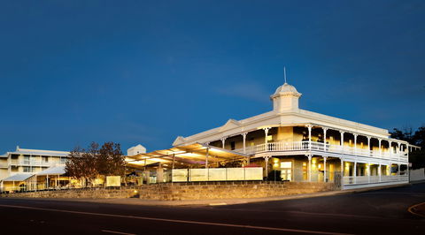 Tradewinds Hotel - ACT Tourism 0