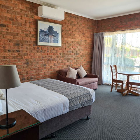 Federation Motor Inn - ACT Tourism 1