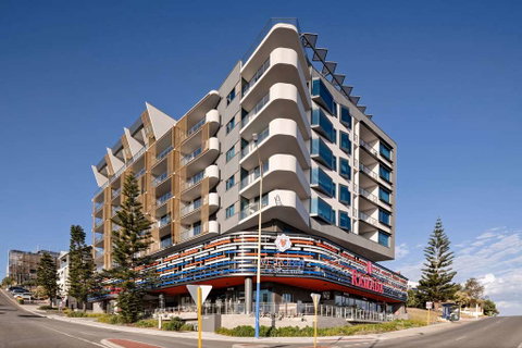 Ramada VetroBlu Scarborough Beach - ACT Tourism 1