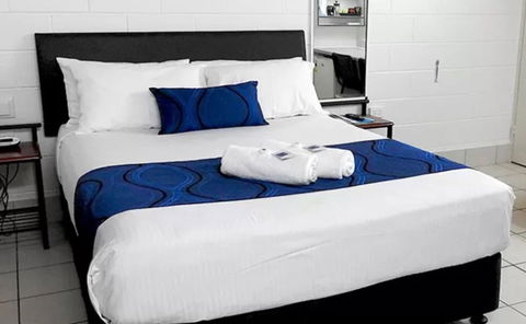 Barrier Reef Motel - ACT Tourism 1