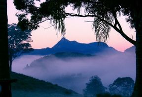 Hillcrest Mountain View Retreat - ACT Tourism 1