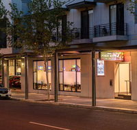 Mawson Lakes Hotel - ACT Tourism