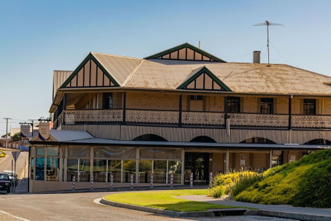 Aurora Ozone Hotel - ACT Tourism 1