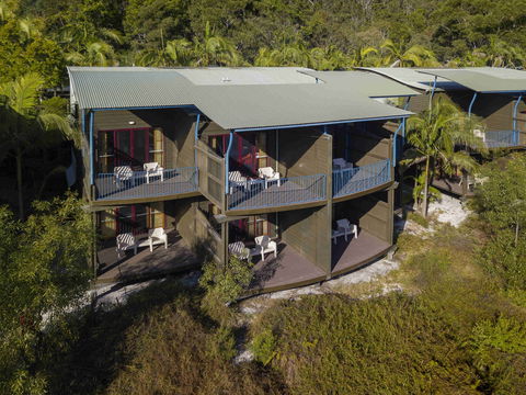 Mercure Kingfisher Bay Resort - ACT Tourism 1