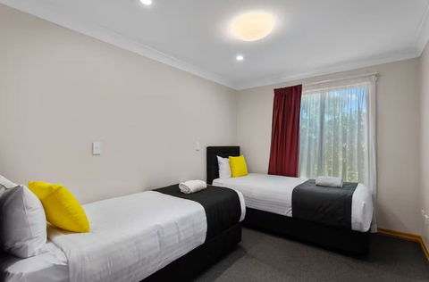 Eastgate On The Range Motel - ACT Tourism 1