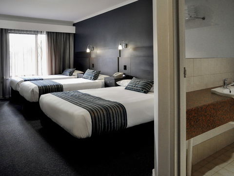 Ibis Styles Adelaide Manor - ACT Tourism 1