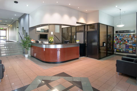 Adelaide Riviera Hotel - ACT Tourism 1
