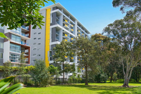 Astra Apartments MacQuarie Park - ACT Tourism 0