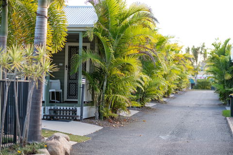 Barney Beach Accommodation Centre - ACT Tourism 0