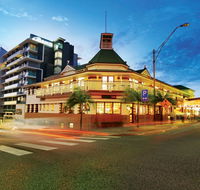 Oaks Grand Gladstone - ACT Tourism