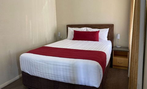 Ashton Townhouse Motel & Suites Tumut - ACT Tourism 1