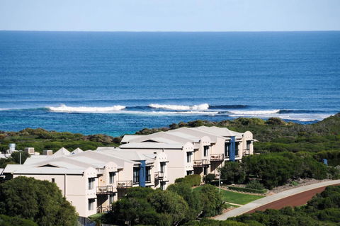 Margarets Beach Resort - ACT Tourism 1