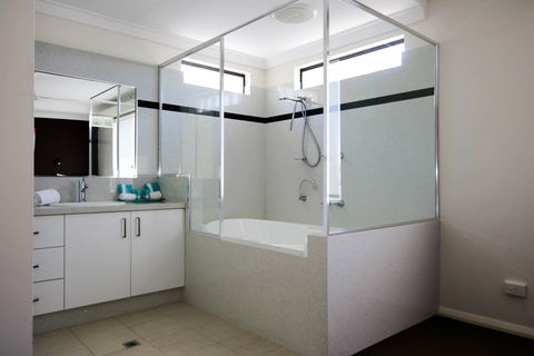 Margarets Beach Resort - ACT Tourism 5