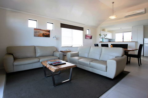Margarets Beach Resort - ACT Tourism 10