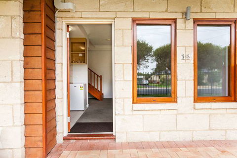 Royal Palms Resort by Nightcap - ACT Tourism 1