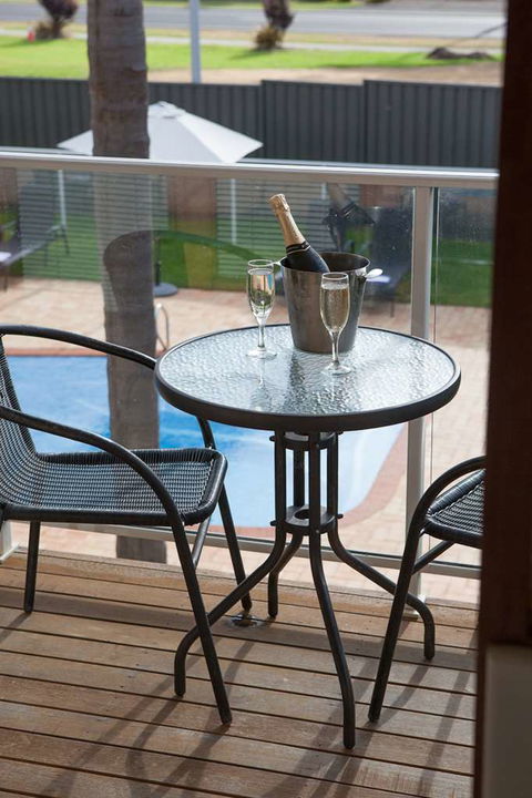 Royal Palms Resort by Nightcap - ACT Tourism 16