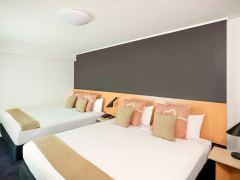 Hotel Ibis World Square - ACT Tourism 5
