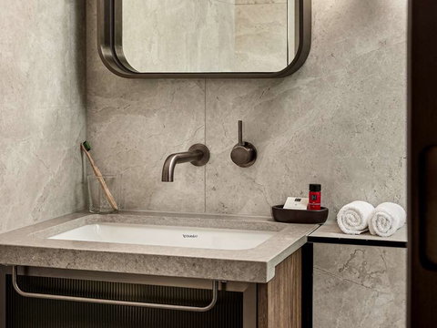 Aiden by Best Western - ACT Tourism 16