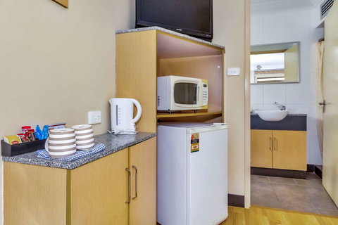 Econo Lodge Karratha - ACT Tourism 9