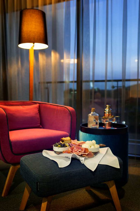 East Hotel - ACT Tourism 12