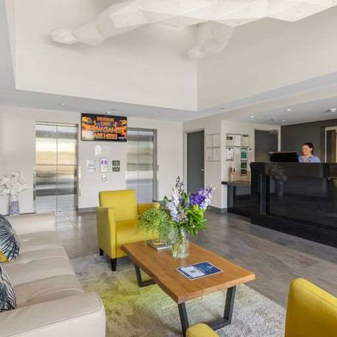 H on Mitchell Apartment Hotel - ACT Tourism 0