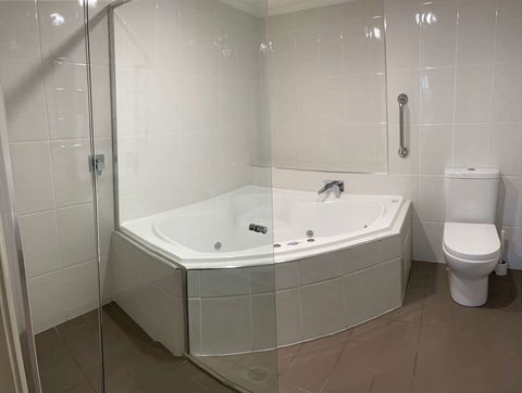 Bathurst Heritage Motor Inn - ACT Tourism 3