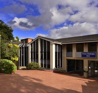 Twin Towers Inn - ACT Tourism