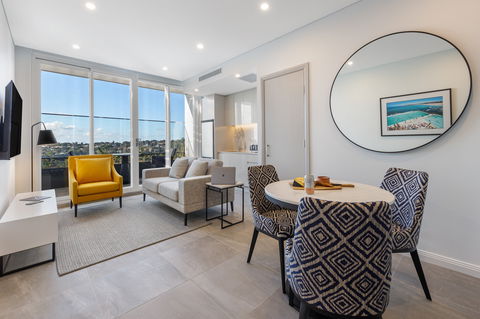 Meriton Suites Bondi Junction - ACT Tourism 0