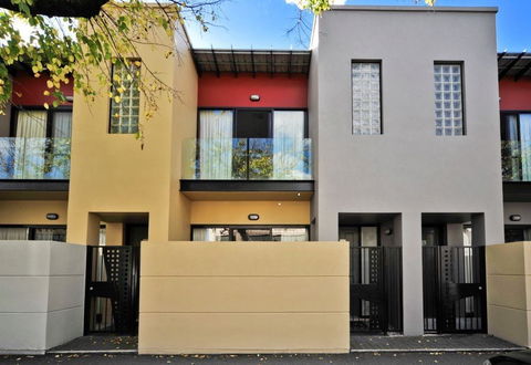 RNR Apartments, Adelaide - ACT Tourism 0