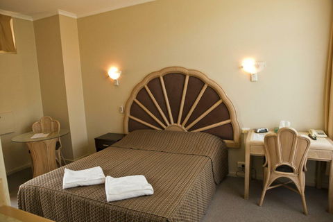 Dawson Motor Inn - ACT Tourism 1