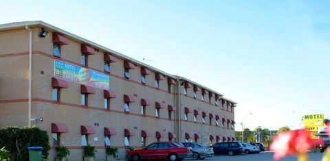 Arena Hotel - ACT Tourism 0