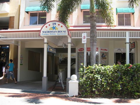 Macrossan House Boutique Holidays Apts - ACT Tourism 1