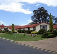 McNevins Warwick Motel - ACT Tourism