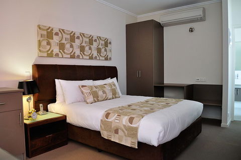 Quality Suites Fremantle - ACT Tourism 1