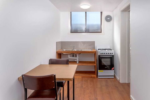 Econo Lodge Lilydale - ACT Tourism 1