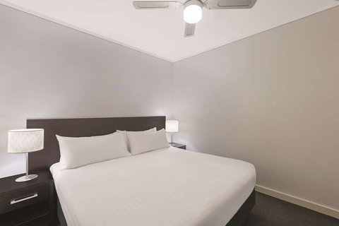 Adina Apartment Hotel Barrack Plaza - ACT Tourism 8