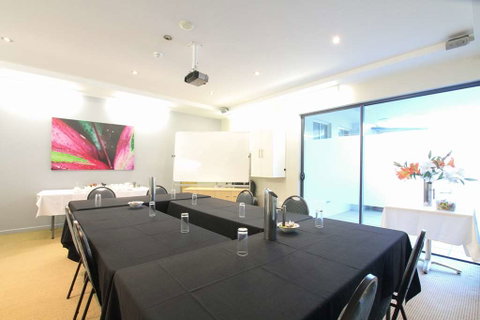 Caloundra Central Apartment Hotel - ACT Tourism 12