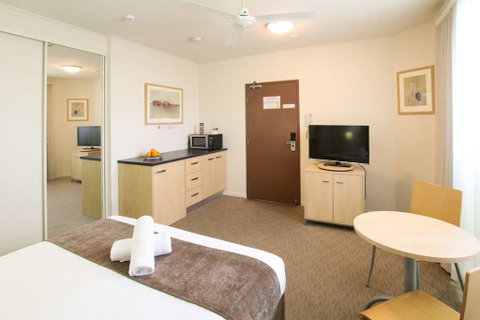 Caloundra Central Apartment Hotel - ACT Tourism 14